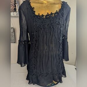 Passion Concept Beautifully Bohemian Long Sleeve Crochet & Lace Accent Blouse L